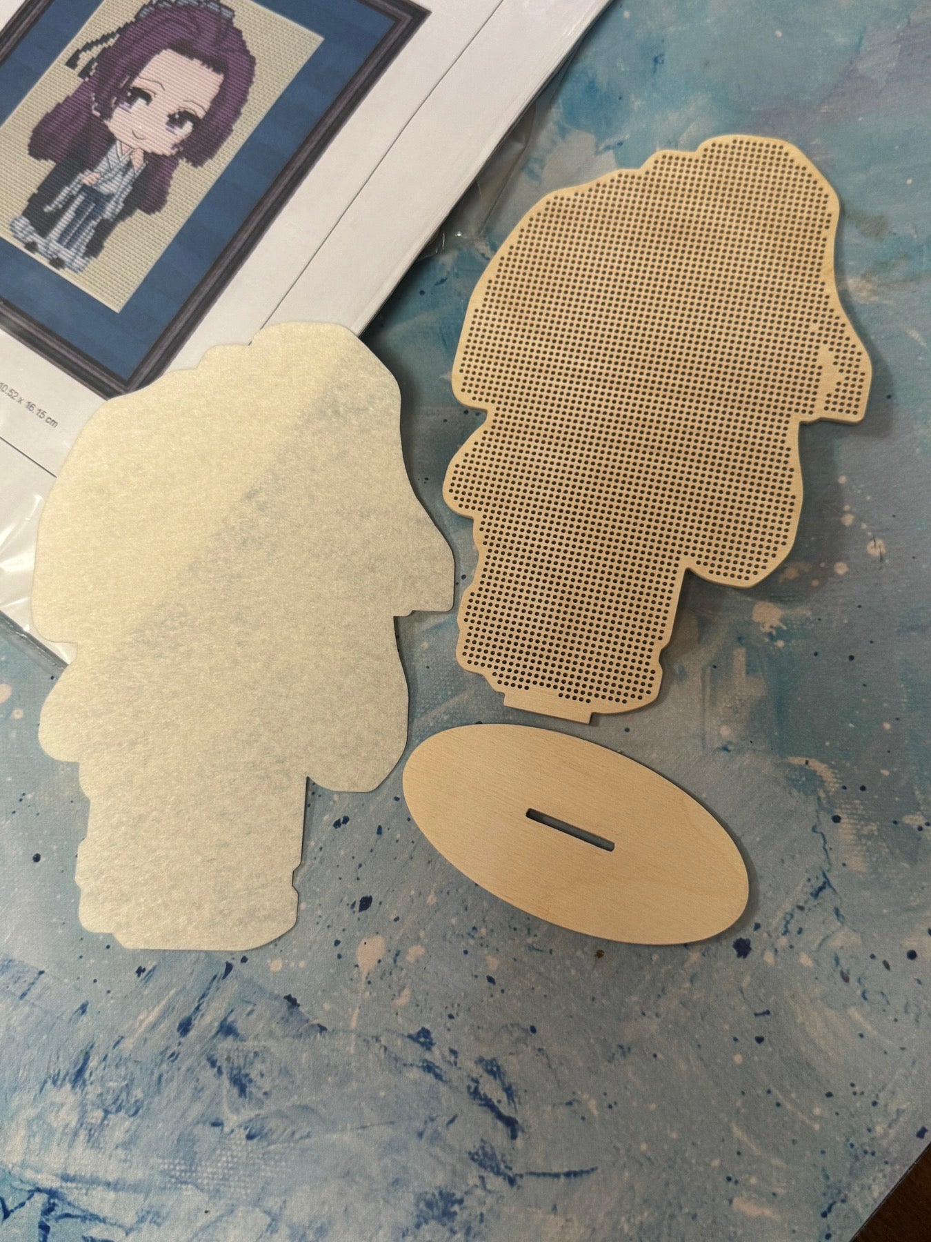 Kit de point de croix Chibi – Choisissez n'importe quel personnage Chibi | Modèle imprimé, fils DMC et base en bois ou acrylique